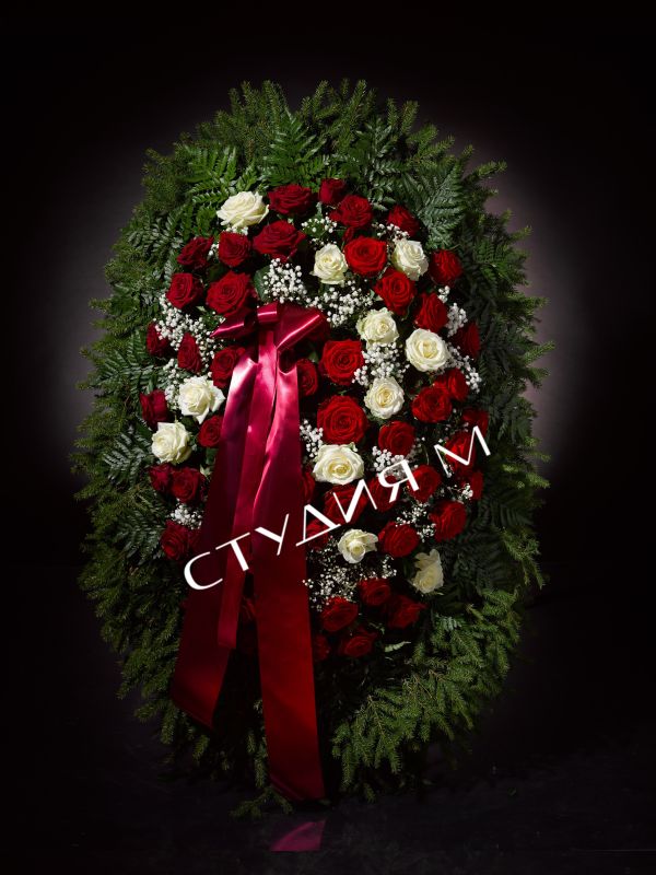 Венок ритуальный из живых цветов "эконом" №9