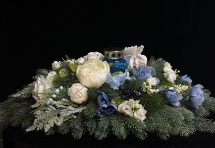 Траурная композиция с лампадой (70 см) №1 