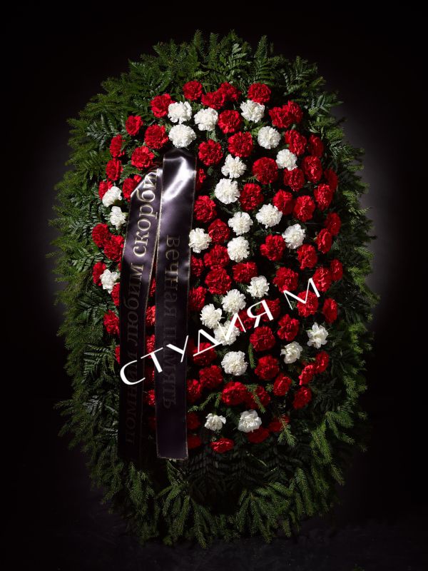 Венок ритуальный из живых цветов "эконом" №1